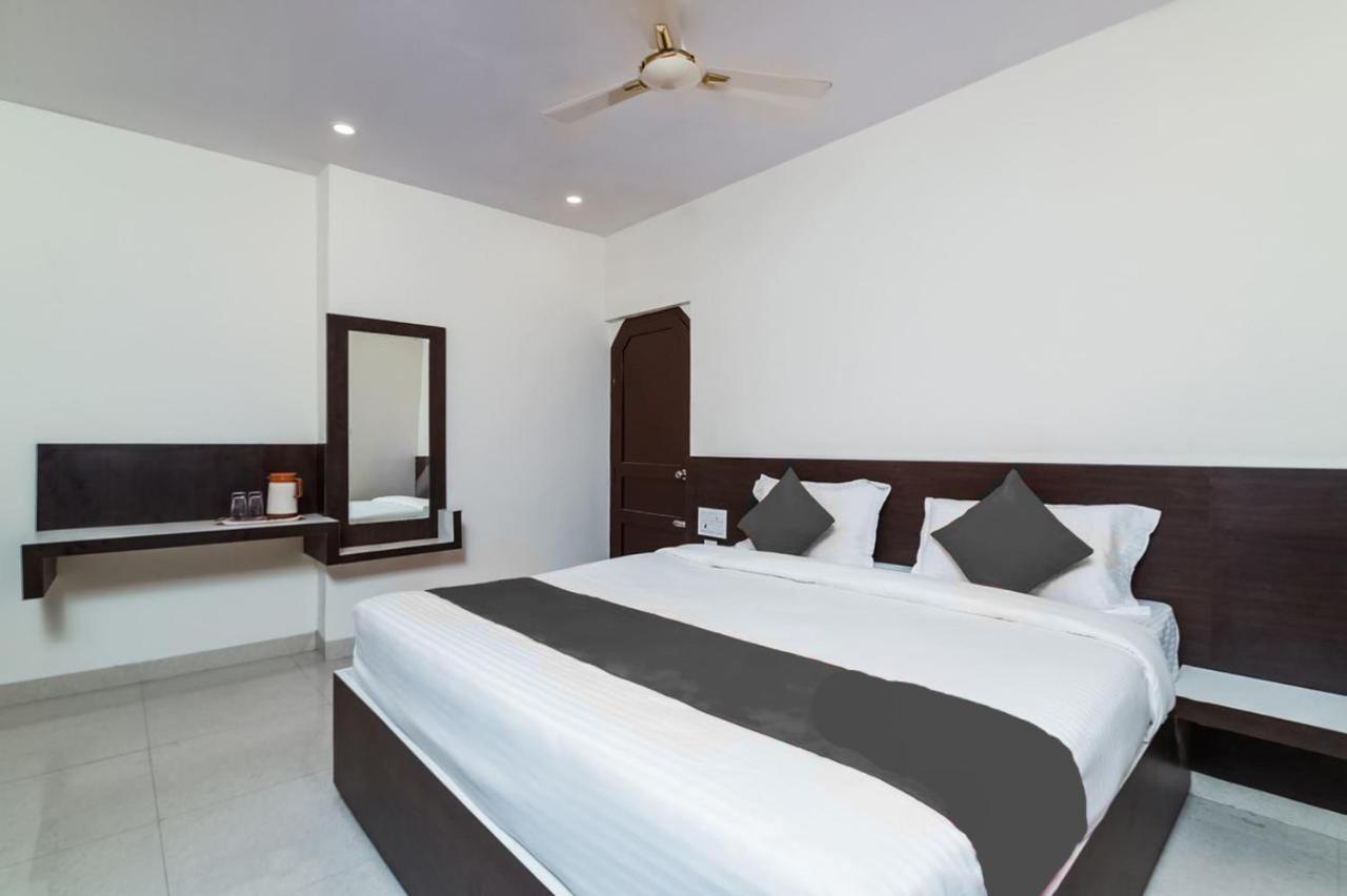 Sri Raghavendra Inn Visákhapatnam Kültér fotó